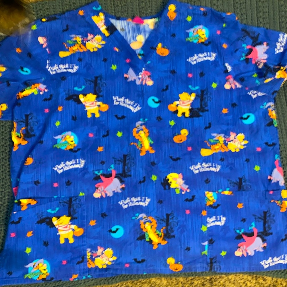 The Wonderful World Of Disney 2XL Halloween Scrub top gently used